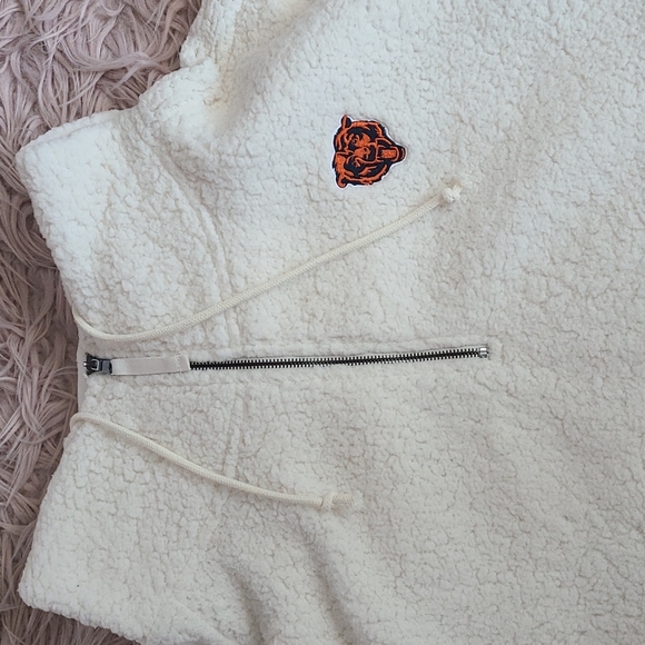 ▪︎CHICAGO BEARS Hoodie▪︎ - Picture 2 of 6